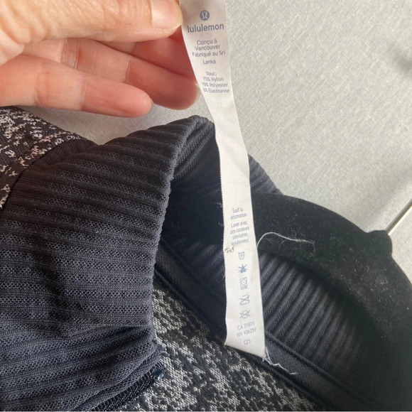 Lululemon Athletica mock neck 1/3 zip pull over long sleeve running shirt Sz 6 - Picture 11 of 13